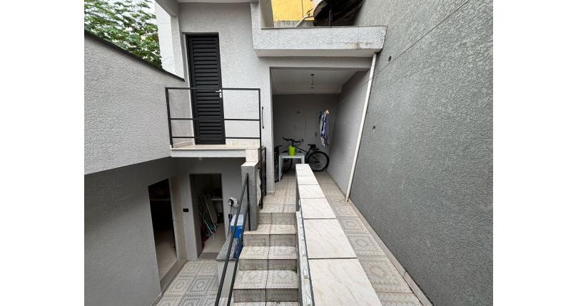 Bela Casa à venda no Bairro da Vila Guedes na Rua Confidencia Musical,