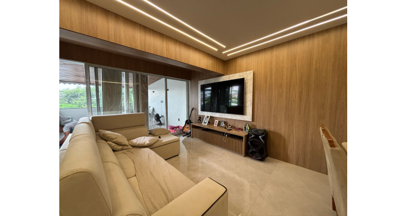 Bela Casa à venda no Bairro da Vila Guedes na Rua Confidencia Musical,