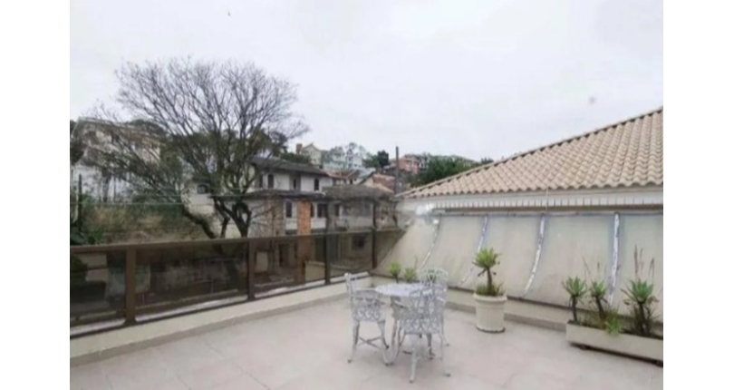 Lindo Sobrado à venda no Bairro do City América na Avenida Cardeal Motta,