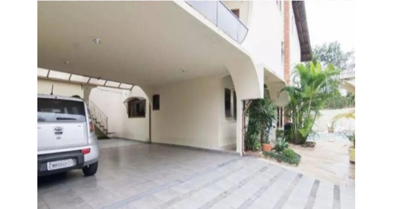 Lindo Sobrado à venda no Bairro do City América na Avenida Cardeal Motta,