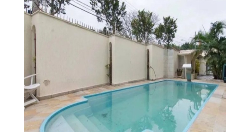 Lindo Sobrado à venda no Bairro do City América na Avenida Cardeal Motta,