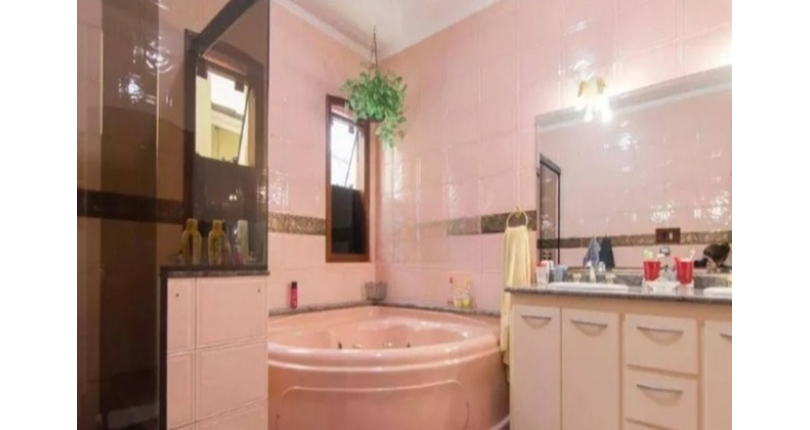 Lindo Sobrado à venda no Bairro do City América na Avenida Cardeal Motta,