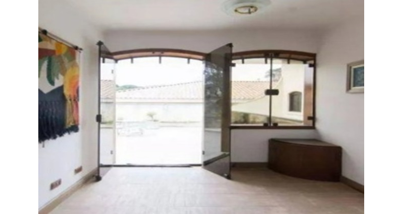 Lindo Sobrado à venda no Bairro do City América na Avenida Cardeal Motta,