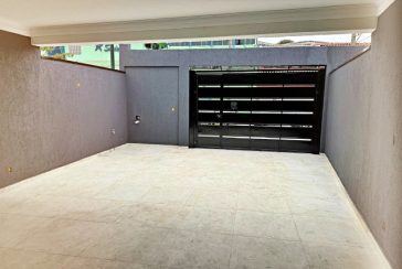 Bela Casa nova à venda no Bairro da Chácara Inglesa na Rua Tatsuo Okachi