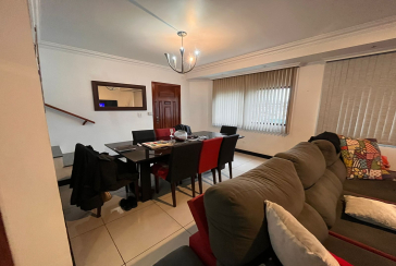 Lindo Sobrado à venda no Parque Anhanguera (São Domingos)