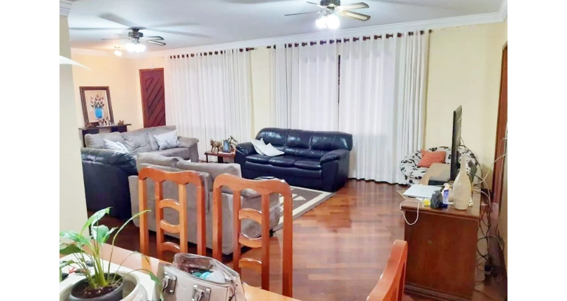 Sobrado à venda no Bairro da Cidade D'Abril na Rua Dianora