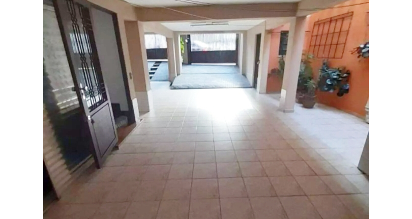 Sobrado à venda no Bairro da Cidade D'Abril na Rua Dianora