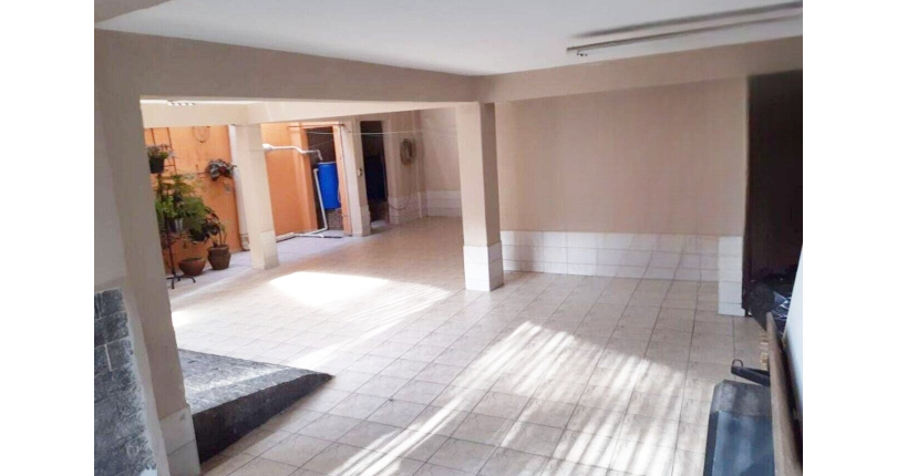 Sobrado à venda no Bairro da Cidade D'Abril na Rua Dianora