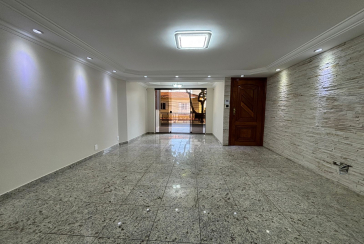 Belo Sobrado à venda no Bairro da Vila Albertina na Rua Antônio Pires