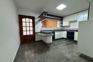 Belo Sobrado à venda no Bairro da Vila Albertina na Rua Antônio Pires