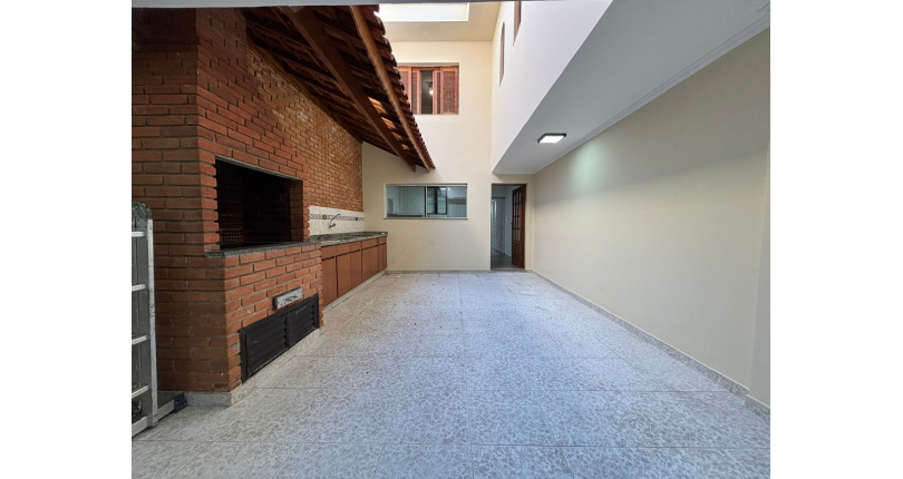 Belo Sobrado à venda no Bairro da Vila Albertina na Rua Antônio Pires