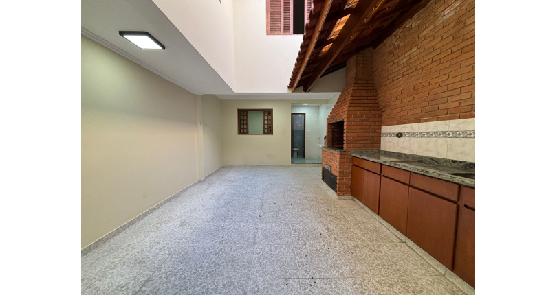 Belo Sobrado à venda no Bairro da Vila Albertina na Rua Antônio Pires