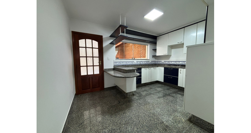 Belo Sobrado à venda no Bairro da Vila Albertina na Rua Antônio Pires