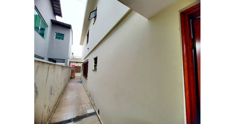 Sobrado à venda no Bairro do Conjunto Residencial Vista Verde na Rua Doutor Fernando de Oliveira Simões,