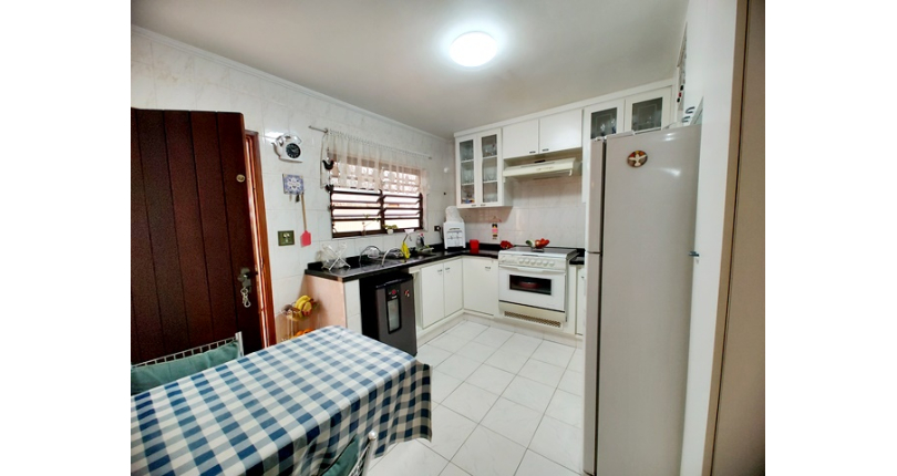 Sobrado à venda no Bairro do Conjunto Residencial Vista Verde na Rua Doutor Fernando de Oliveira Simões,