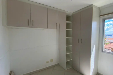  Apartamento à venda no Bairro do Jardim Regina na Avenida Agenor Couto de Magalhães 222