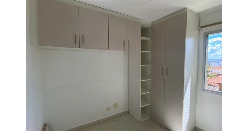  Apartamento à venda no Bairro do Jardim Regina na Avenida Agenor Couto de Magalhães 222
