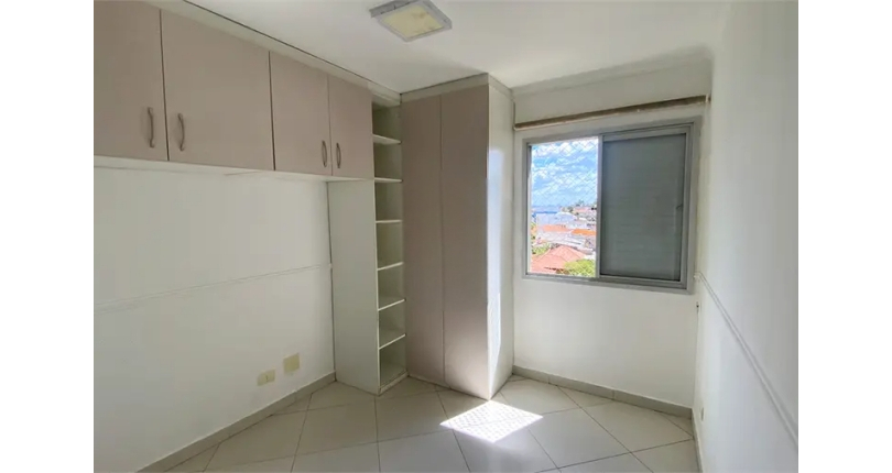  Apartamento à venda no Bairro do Jardim Regina na Avenida Agenor Couto de Magalhães 222