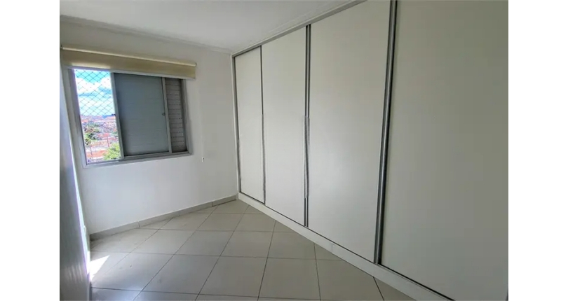  Apartamento à venda no Bairro do Jardim Regina na Avenida Agenor Couto de Magalhães 222