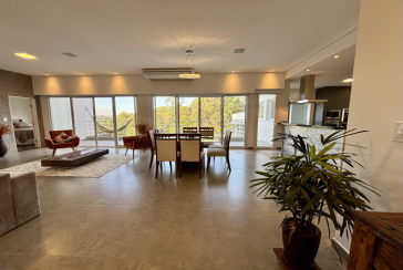 Bela Casa à venda no Loteamento Itatiba Country Club na Rua José Consoline