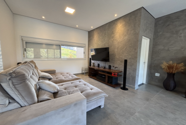 Bela Casa à venda no Loteamento Itatiba Country Club na Rua José Consoline