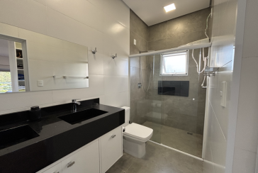 Bela Casa à venda no Loteamento Itatiba Country Club na Rua José Consoline