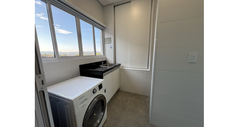 Bela Casa à venda no Loteamento Itatiba Country Club na Rua José Consoline