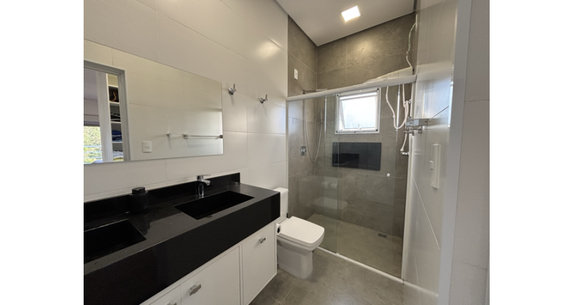 Bela Casa à venda no Loteamento Itatiba Country Club na Rua José Consoline