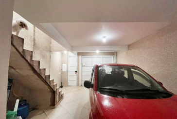 Bela Casa assobradada à venda no Bairro do Parque São Domingos na Rua Professora Altina Maynardi de Araújo, 