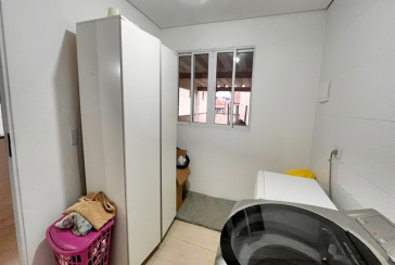 Bela Casa assobradada à venda no Bairro do Parque São Domingos na Rua Professora Altina Maynardi de Araújo, 