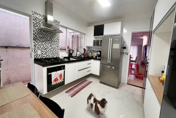 Bela Casa assobradada à venda no Bairro do Parque São Domingos na Rua Professora Altina Maynardi de Araújo, 