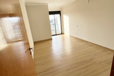 Belíssimo Sobrado novo à venda no Bairro do Parque Maria Domitila na Rua Domingos de Magalhães 82,