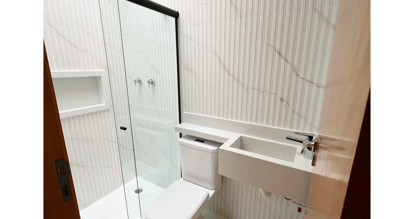 Belíssimo Sobrado novo à venda no Bairro do Parque Maria Domitila na Rua Domingos de Magalhães 82,