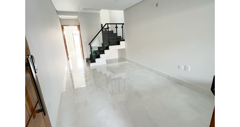 Belíssimo Sobrado novo à venda no Bairro do Parque Maria Domitila na Rua Domingos de Magalhães 82,