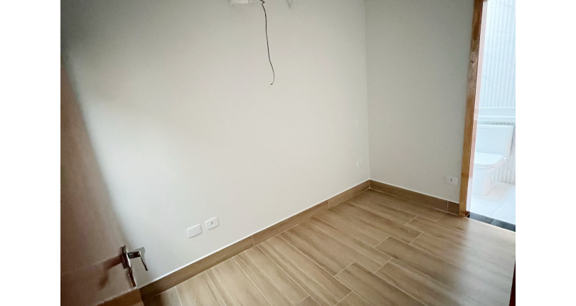 Belíssimo Sobrado novo à venda no Bairro do Parque Maria Domitila na Rua Domingos de Magalhães 82,