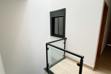 Belíssimo Sobrado novo à venda no Bairro do Parque Maria Domitila na Rua Domingos de Magalhães 80