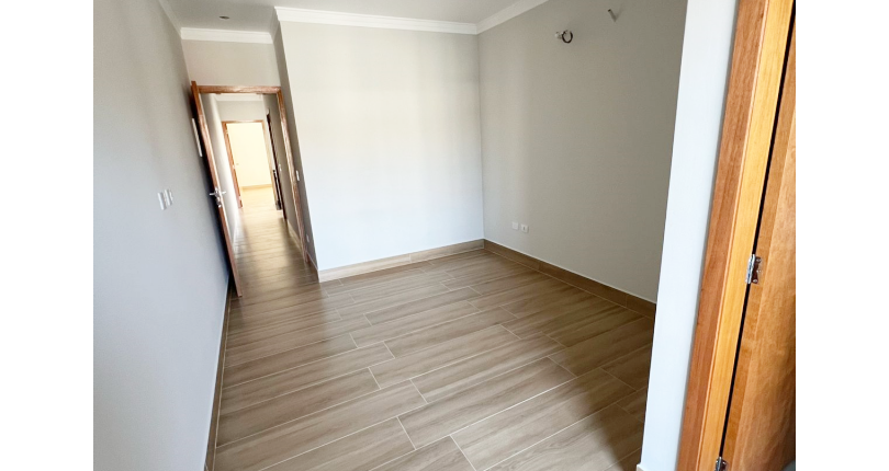 Belíssimo Sobrado novo à venda no Bairro do Parque Maria Domitila na Rua Domingos de Magalhães 80