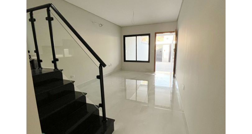 Belíssimo Sobrado novo à venda no Bairro do Parque Maria Domitila na Rua Domingos de Magalhães 78,