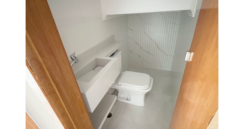 Belíssimo Sobrado novo à venda no Bairro do Parque Maria Domitila na Rua Domingos de Magalhães 78,