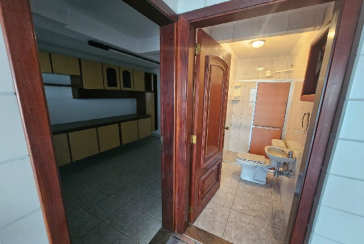 Belo Sobrado à venda no Bairro do Jardim Regina na Rua Maria Pereira Pinto,