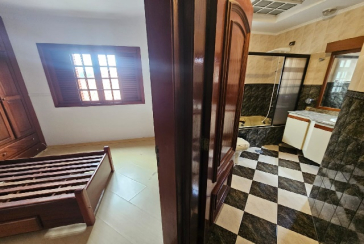 Belo Sobrado à venda no Bairro do Jardim Regina na Rua Maria Pereira Pinto,