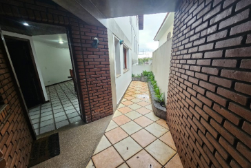 Belo Sobrado à venda no Bairro do Jardim Regina na Rua Maria Pereira Pinto,