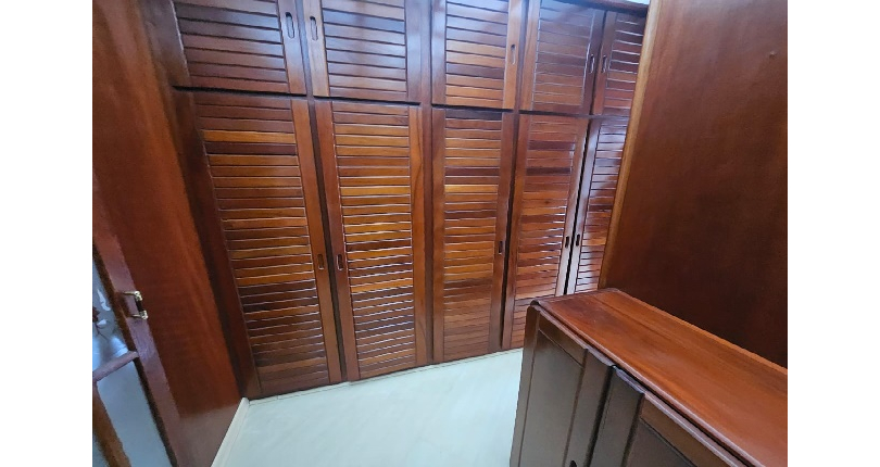 Belo Sobrado à venda no Bairro do Jardim Regina na Rua Maria Pereira Pinto,