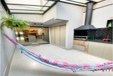 Belo Sobrado à venda no Bairro da Vila Mangalot na Rua Rubens de Souza Araújo