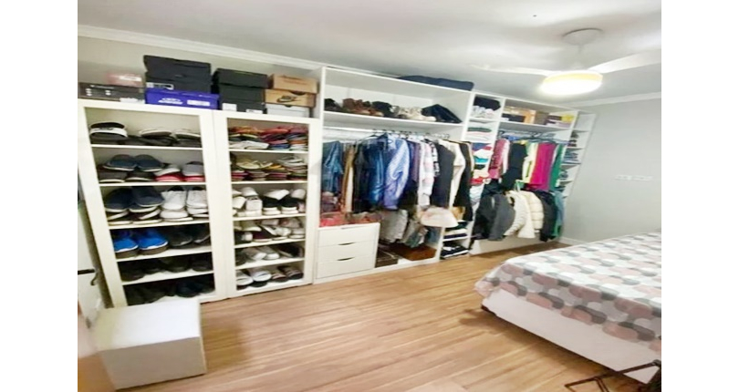 Belo Sobrado à venda no Bairro da Vila Mangalot na Rua Rubens de Souza Araújo