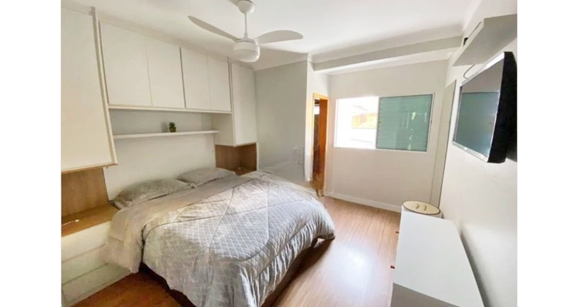 Belo Sobrado à venda no Bairro da Vila Mangalot na Rua Rubens de Souza Araújo