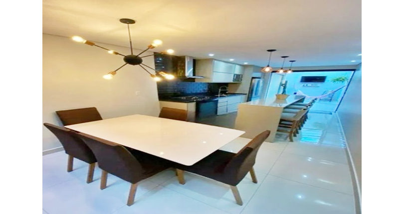 Belo Sobrado à venda no Bairro da Vila Mangalot na Rua Rubens de Souza Araújo