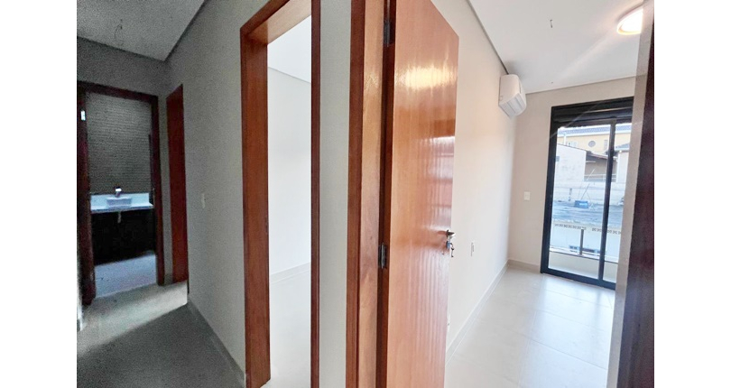 Lindo Sobrado novo à venda no Bairro do Parque São Domingos na Rua Dona Herminda Borba Attuy 351