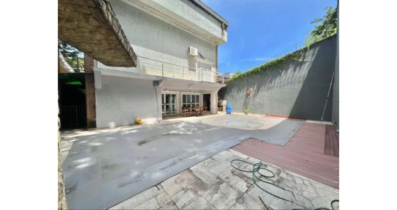 Belo Sobrado à venda no Bairro do City América na Rua Icádio,