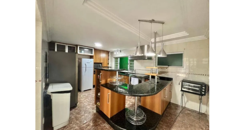 Belo Sobrado à venda no Bairro do City América na Rua Icádio,